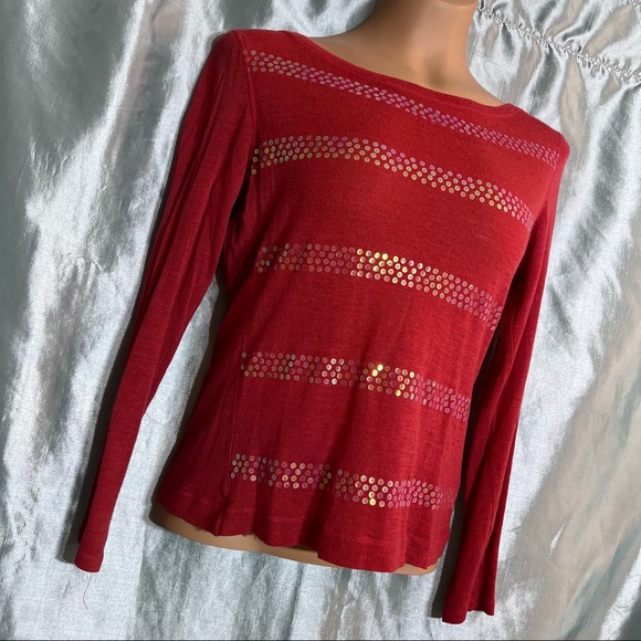 Lightweight Limited LS tee with iridescent sequined bands, M. - Picture 2 of 9